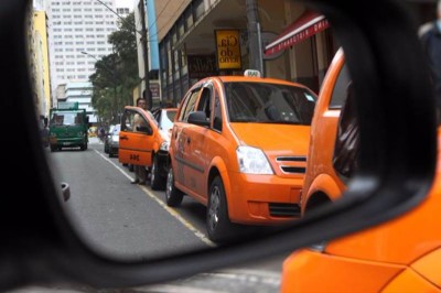 Taxista é esfaqueado enquanto aguardava corrida no Rebouças em Curitiba