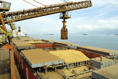 Corredor de exportação do Porto de Paranaguá bate recorde histórico de carregamento em 24 horas