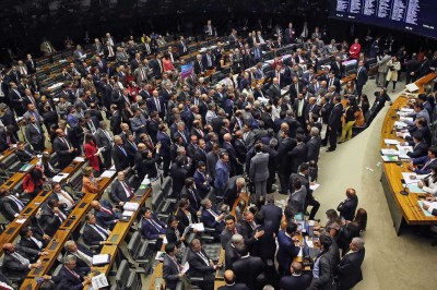 Corrupção e reformas polêmicas marcam política brasileira em 2017