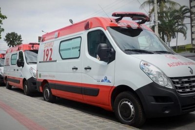 Prefeito Marcelo Roque entrega 4 novas ambulâncias para Samu do Litoral