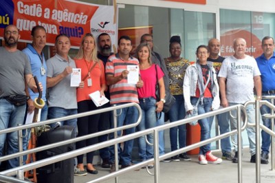 Ato no Itaú denuncia fechamento de agências