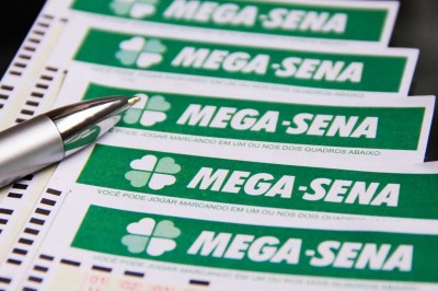 Mega-Sena acumula e vai pagar R$ 115 milhões no sábado