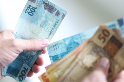 Salário mínimo regional vai a R$ 1.383,80 e segue como o maior do País