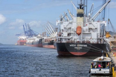Série de recordes consolida bom ano dos portos do Paraná