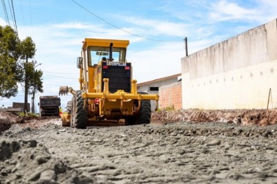 Prefeitura de Paranaguá segue realizando obras de pavimentação na Vila Garcia