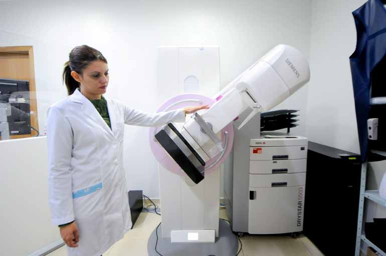 De acordo com as secretarias municipal e estadual de Saúde, sobram vagas para a realização de mamografias pelo SUS