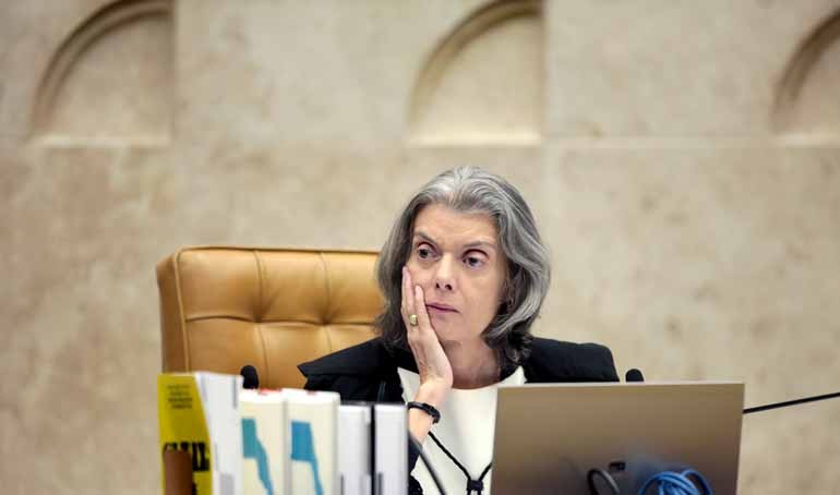 Para que os procuradores tenham reajuste em 2018, é preciso que a ministra Cármen Lúcia e os demais ministros do STF também tenham