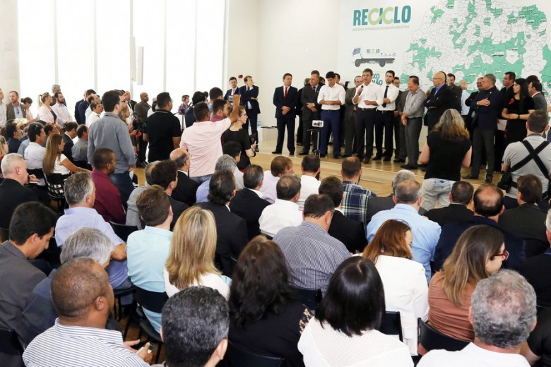 Com o dinheiro, prefeituras fizeram benfeitorias como instalação da coleta seletiva de lixo, obras de infraestrutura urbana, compra de maquinário para melhoria de estradas rurais, além de aquisição de material e espaço para a prática esportiva.  