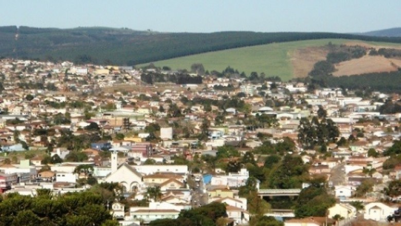 Prefeitos de Jaguariaíva em 2007 devem restituir remuneração indevida