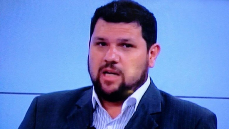 Oswaldo Eustáquio faz texto com afirmações homofóbicas