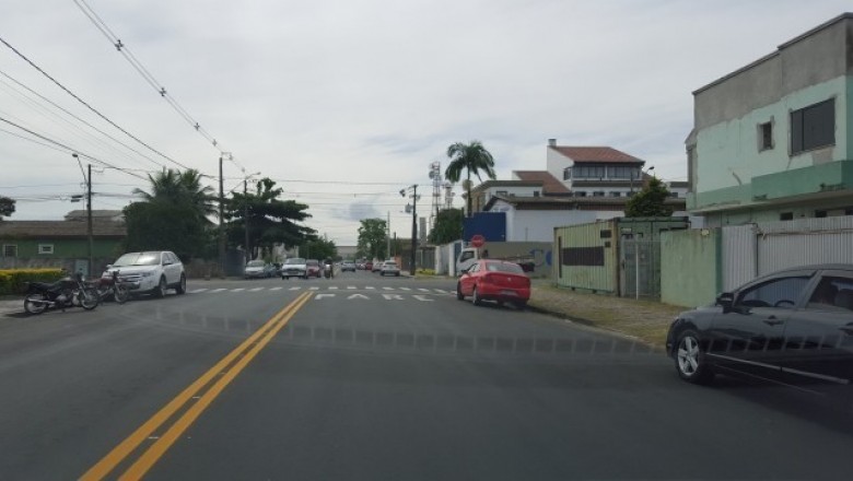 Qual a diferença entre o bairro e o centro de Paranaguá ?