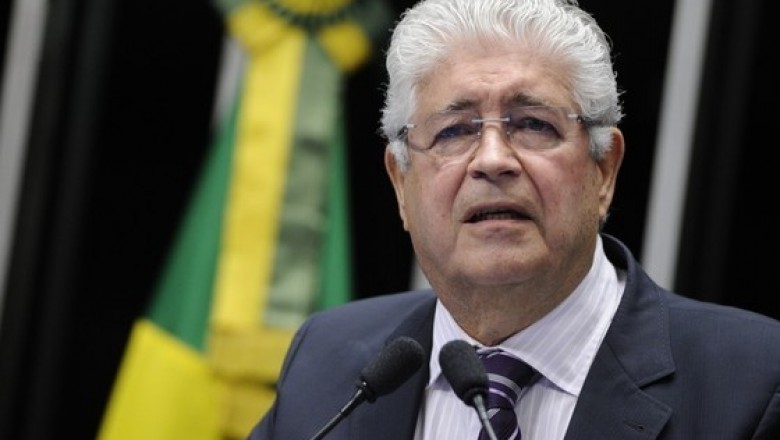 Requião: “isso aqui é um simulacro de júri”