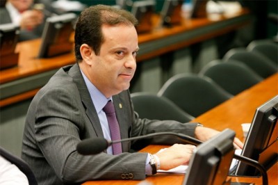 Temer escolhe aliado de Cunha para ser líder do governo na Câmara