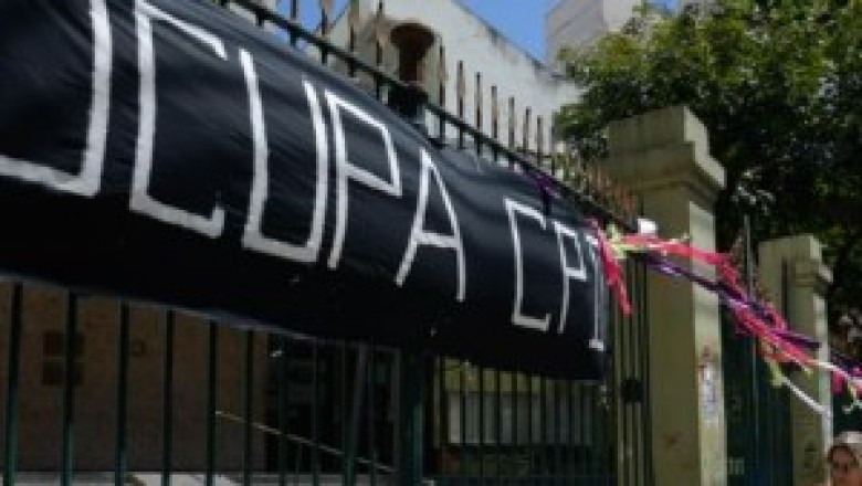 Confira a lista de 364 escolas ocupadas em que o Enem foi adiado