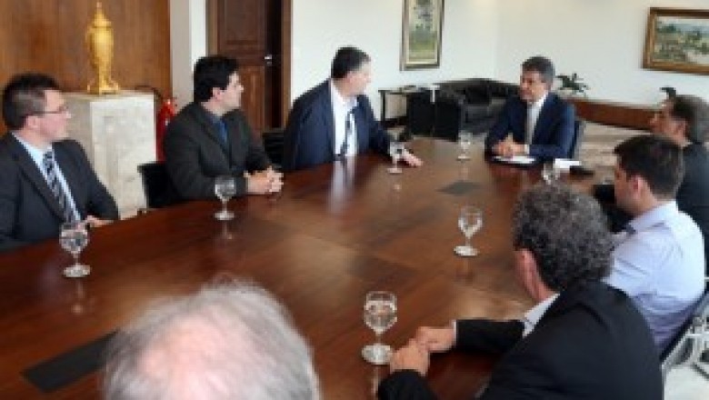 Governador assina contrato de arrendamento de R$20 milhões no Porto de Antonina