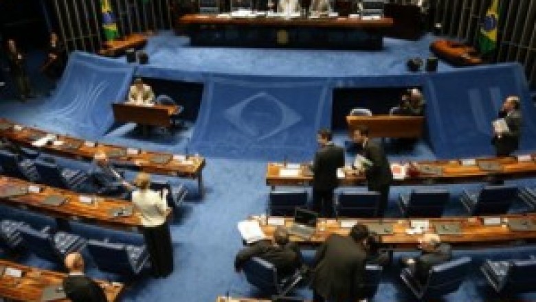 Senado aprova PEC da Reforma Política com cláusula de barreira
