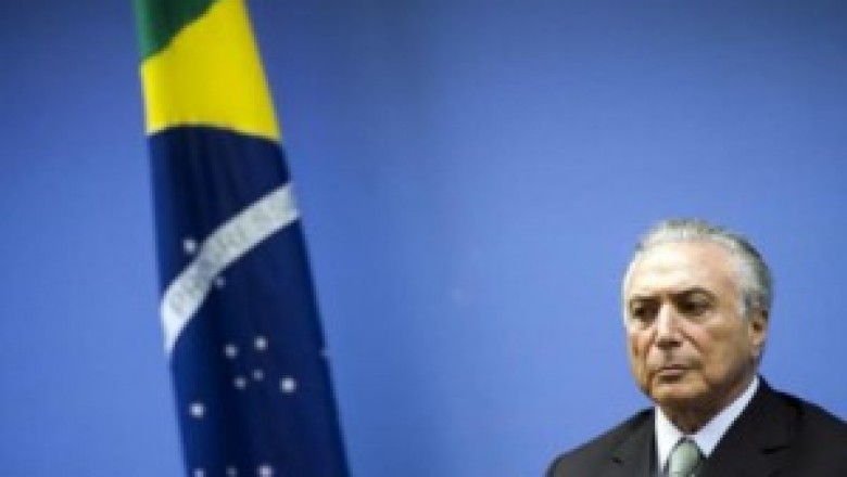 Oposição quer impeachment; base aliada defende presidente Michel Temer