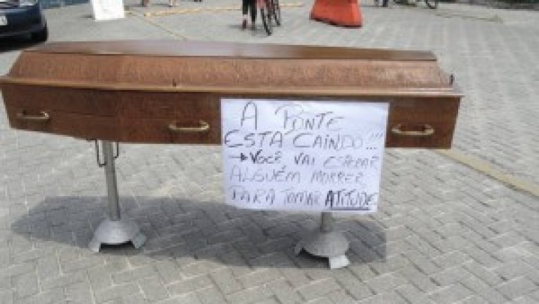 Para alguns a ponte caiu faz tempo