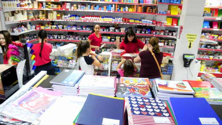 Itens da lista de material escolar têm tributação de até 48%