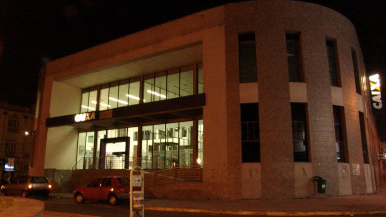 Agências da Caixa abrem mais cedo para tirar dúvidas sobre saque do FGTS inativo