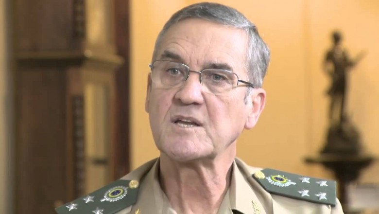 Chefe das Forças Armadas vê Brasil à deriva