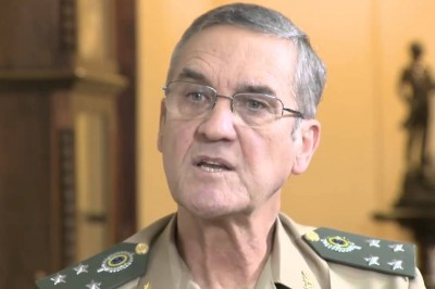 Chefe das Forças Armadas vê Brasil à deriva