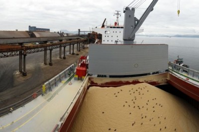 Escoamento da supersafra impulsiona exportações de soja em janeiro