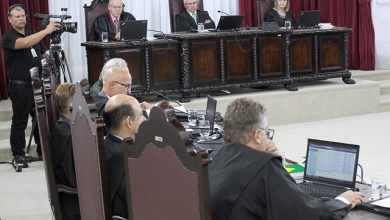 Pleno do Tribunal de Contas afasta multa aplicada a ex-controladora interna de Antonina