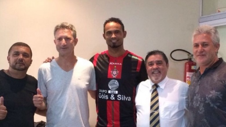 Goleiro Bruno acerta por 2 anos com o Boa Esporte e volta ao Futebol