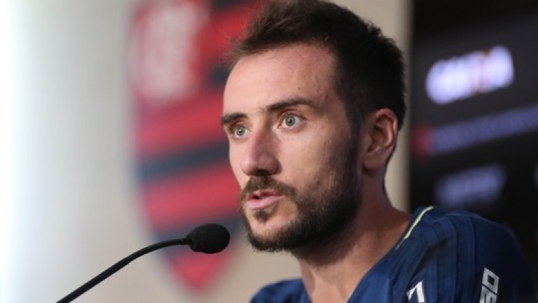 Mancuello se candidata à vaga de Diego, mas lembra de pedido a Zé