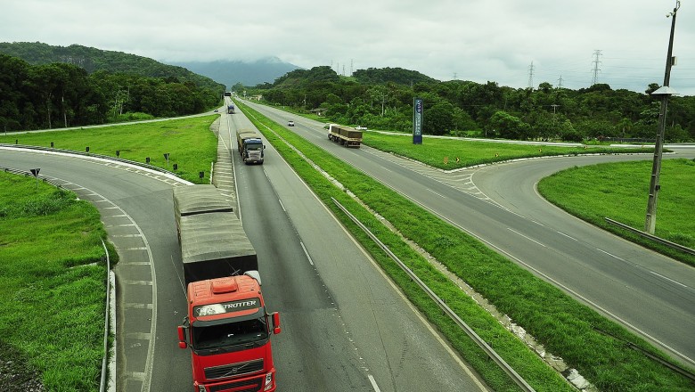 Porto de Paranaguá tem novo sistema de agendamentos para descarga de caminhões