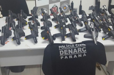 Polícia apreende caminhão carregado com arsenal de guerra e toneladas de drogas. Carga seria entregue a traficantes do Rio de Janeiro