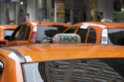 URBS decretou o fim da cobrança das taxas de bagagem nos táxis de Curitiba