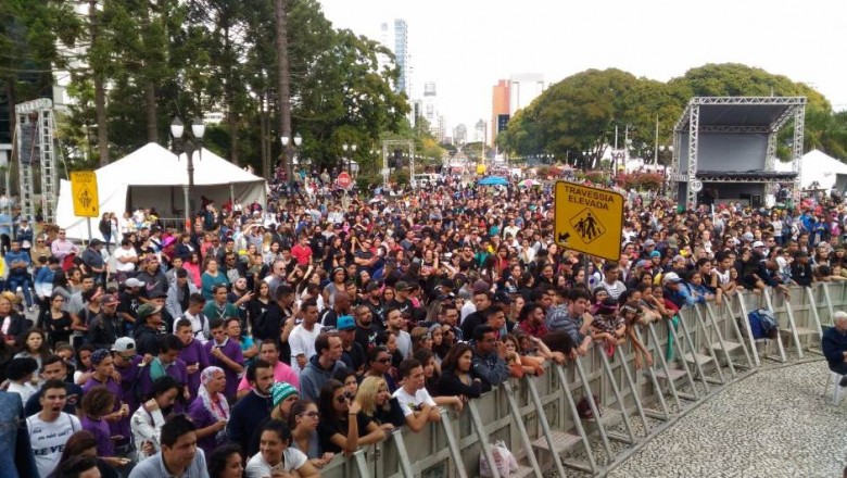 Marcha para Jesus reúne milhares de curitibanos