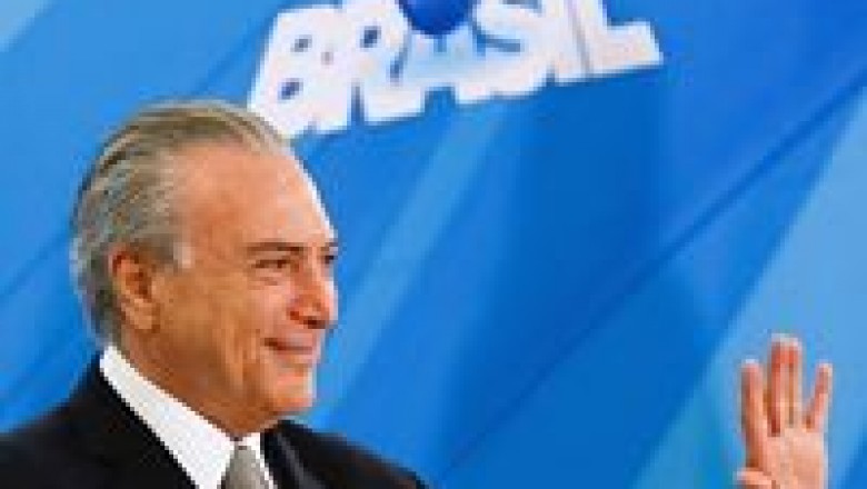 Temer destaca votações no Congresso e diz que Brasil "não vai parar"