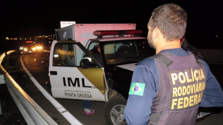 Idosa morre atropelada na BR-277; motorista fugiu