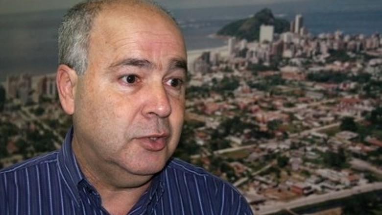 Ex-prefeito de Matinhos deve pagar 8 multas, que somam R$ 11,6 mil