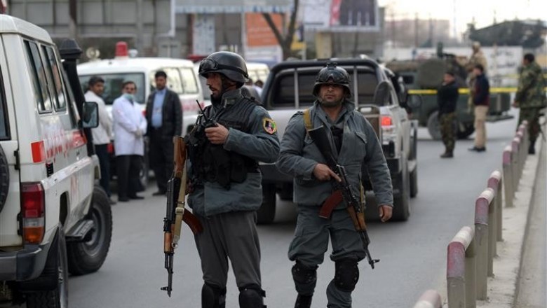 Atentado suicida deixa pelo menos 13 mortos e 19 feridos no Afeganistão