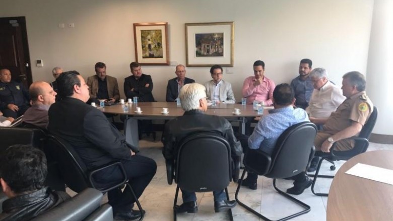 Prefeito de Paranaguá, Marcelo Roque participou de reunião para definições da Operação Verão