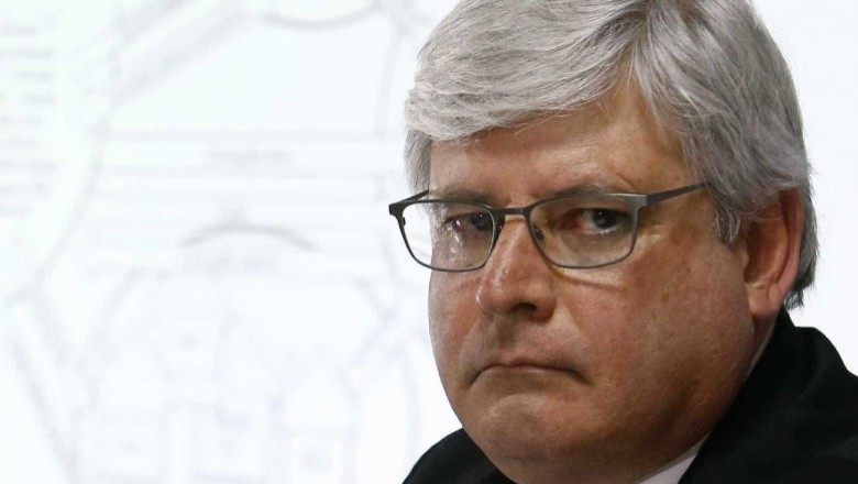 Em defesa contra denúncia, Temer chama Janot de 'imoral e indecente'