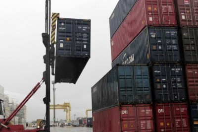 Indústria questiona taxa extra em portos