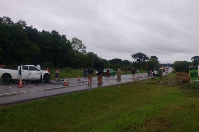 Colisão com ônibus da 'Princesa' deixa dois mortos