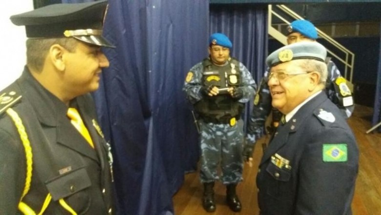 Guardas civis municipais de Paranaguá recebem Medalha de Honra ao Mérito