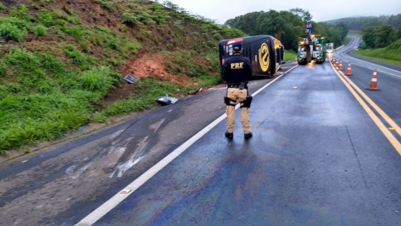 Acidente na BR-277 deixa mortos e feridos; duas crianças estão entre as vítimas