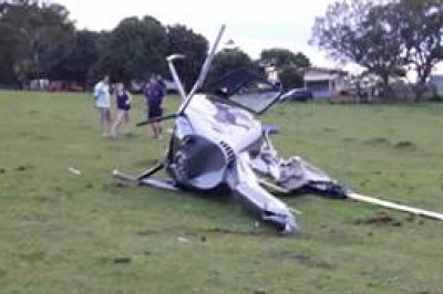 (Vídeo) Helicóptero com três pessoas cai no Oeste do Paraná