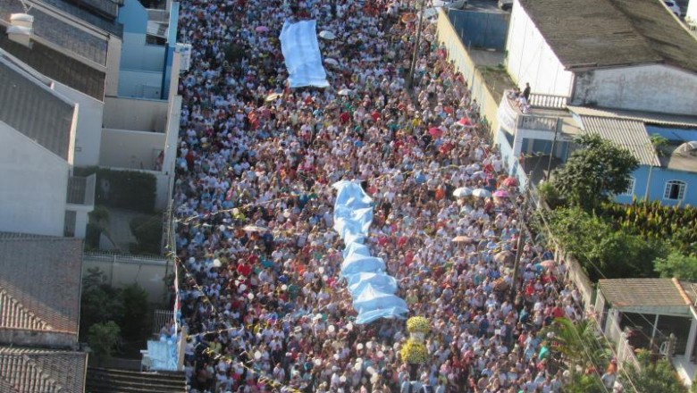 Procissão Solene da Padroeira do Paraná reúne multidão de devotos
