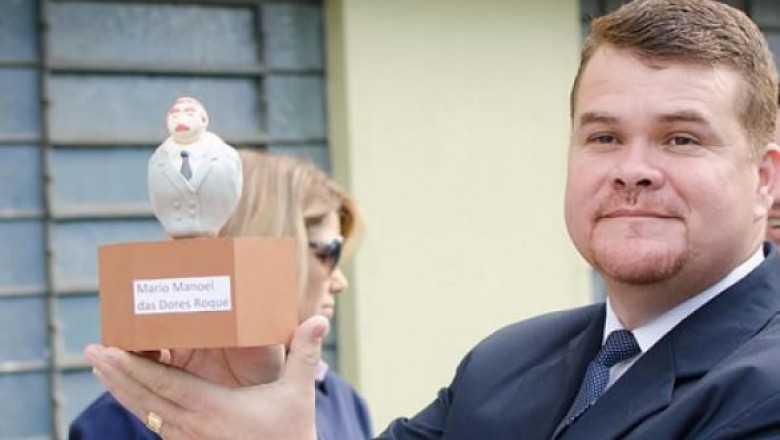 Prefeito de Paranaguá incentiva servidores a assumir Secretarias Municipais