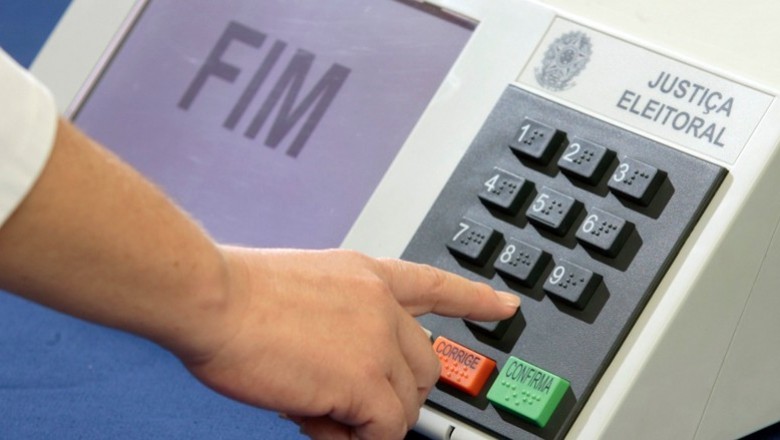 Dois municípios de MG e um do TO realizam eleições para prefeito neste domingo