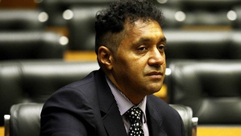 Tiririca anuncia que deixa a política: 'Saio totalmente com vergonha'