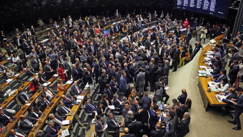 Corrupção e reformas polêmicas marcam política brasileira em 2017